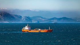 Trump, polizze le navi petroliere